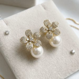 花朵帶鑽垂墜珍珠 耳飾