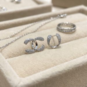 滿鑽不規則造型 耳飾